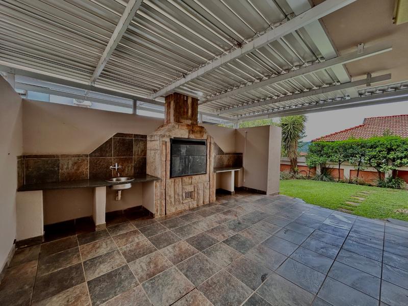 5 Bedroom Property for Sale in Birdwood Estate North West